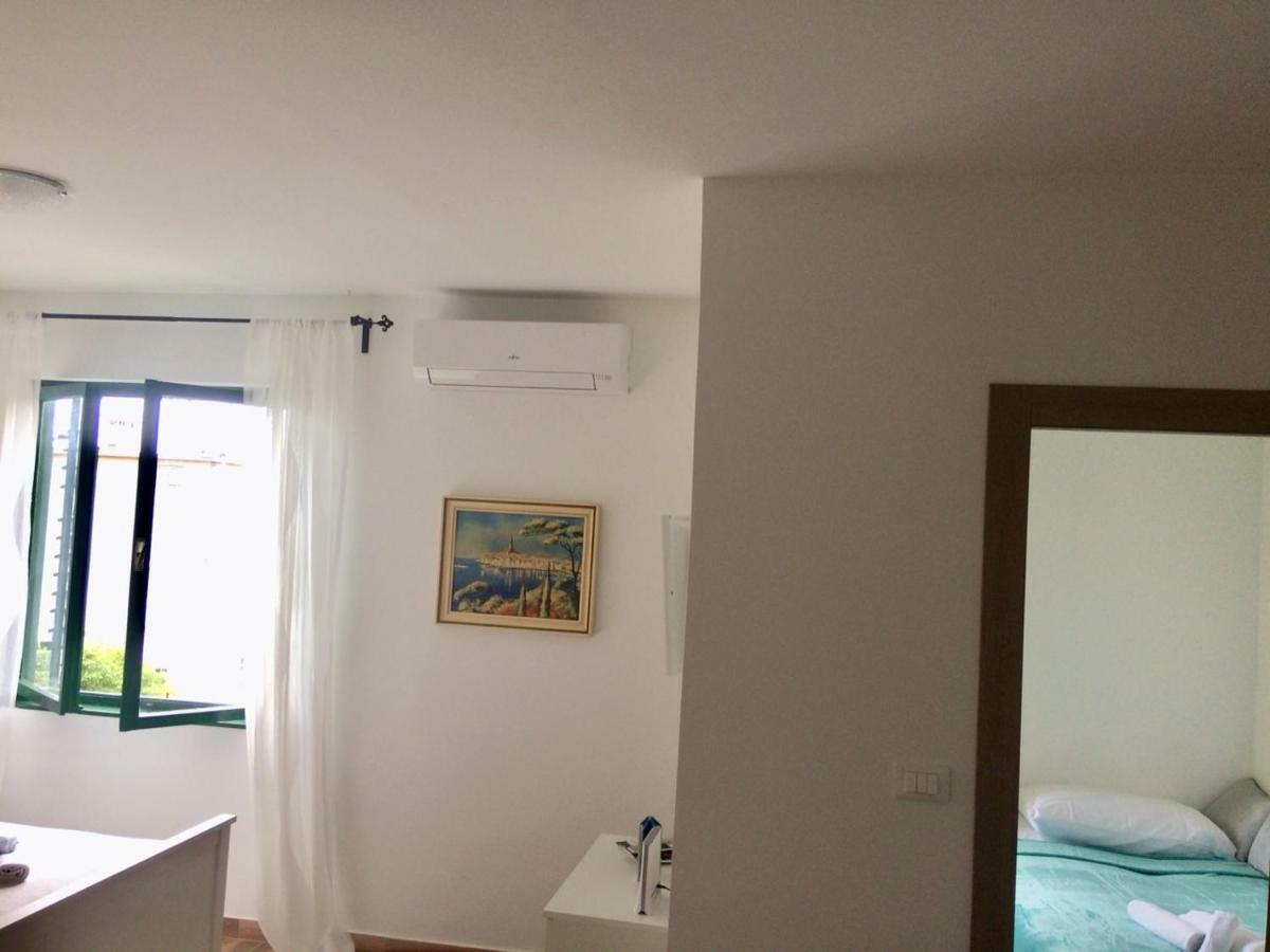 Apartment Mony Rovinj Exterior photo